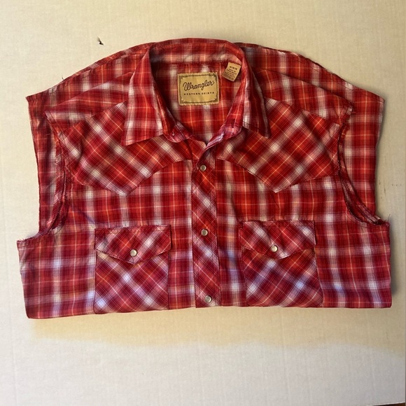 Wrangler Red and White sleeveless Button Down plaid western Shirt Sz-M. P7 - Picture 6 of 12